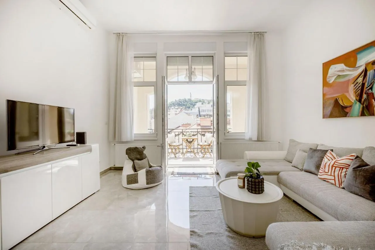 아파트 Skyline Serenity Retreat @Vaci Most Famous Street 부다페스트