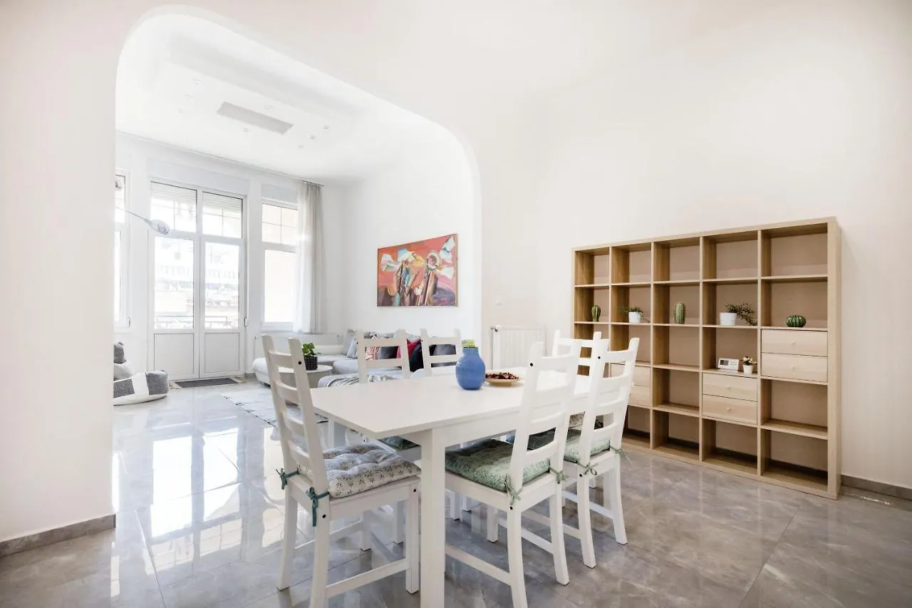 Skyline Serenity Retreat @Vaci Most Famous Street 부다페스트 0*,